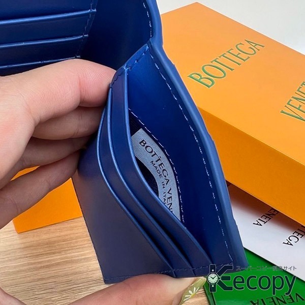 コーデの主役 ボッテガ・ヴェネタ 財布 収納力に注目 コピー N級品 534 画像 9