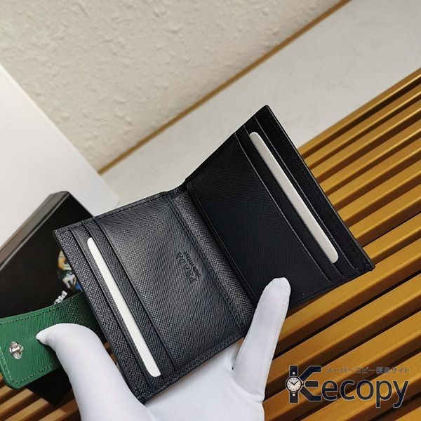 注目モデル プラダ 財布 使いやすい収納設計 偽物 人気 497 画像 8