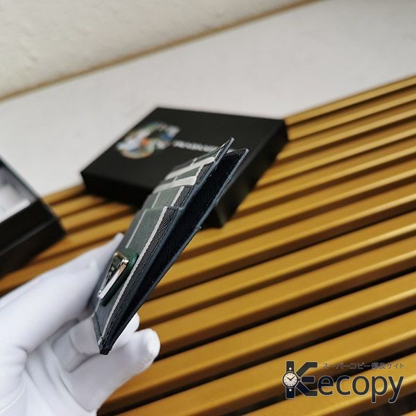 シンプルで上品 プラダ 財布 収納力に注目 格安コピー 498 画像 8