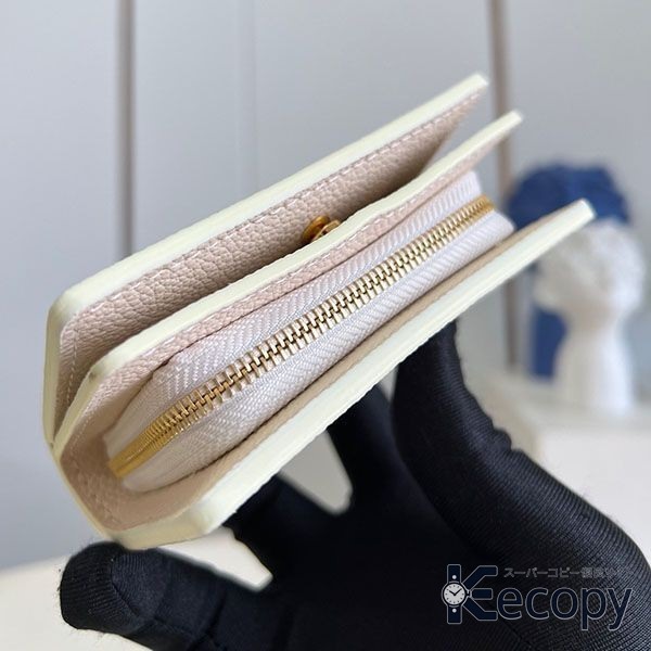 存在感のある ルイ・ヴィトン 折り財布 収納力に注目 コピー N級品 748 画像 3