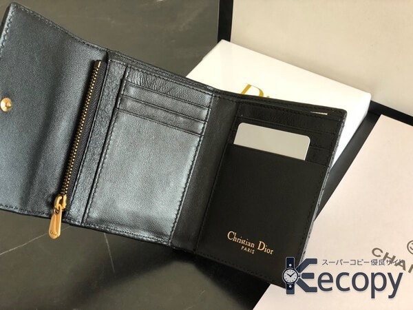 ギフトにも人気 ディオール 折り財布 使いやすい収納設計 格安コピー 1327 画像 8