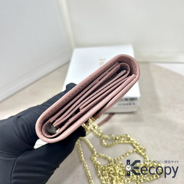 ギフトにも人気 セリーヌ 財布 手になじむデザイン 最高級コピー 52 画像 2