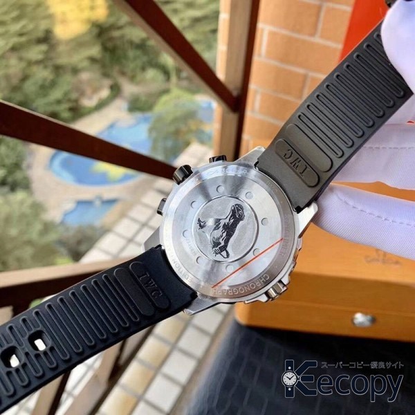 高級感あふれる IWC アクアタイマー 腕元を華やかに演出 偽物 人気 3 画像 9