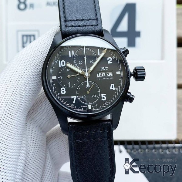 コーデの主役 IWC パイロットウォッチ 高級感ある仕上げ 偽物 人気 10 画像 4