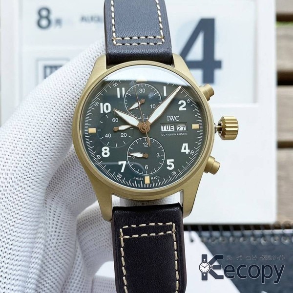 コーデの主役 IWC パイロットウォッチ 高級感ある仕上げ 偽物 人気 10 画像 5