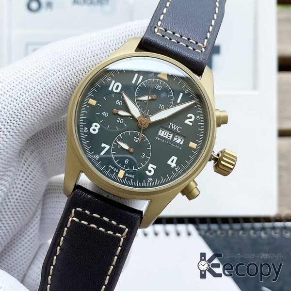 コーデの主役 IWC パイロットウォッチ 高級感ある仕上げ 偽物 人気 10 画像 6