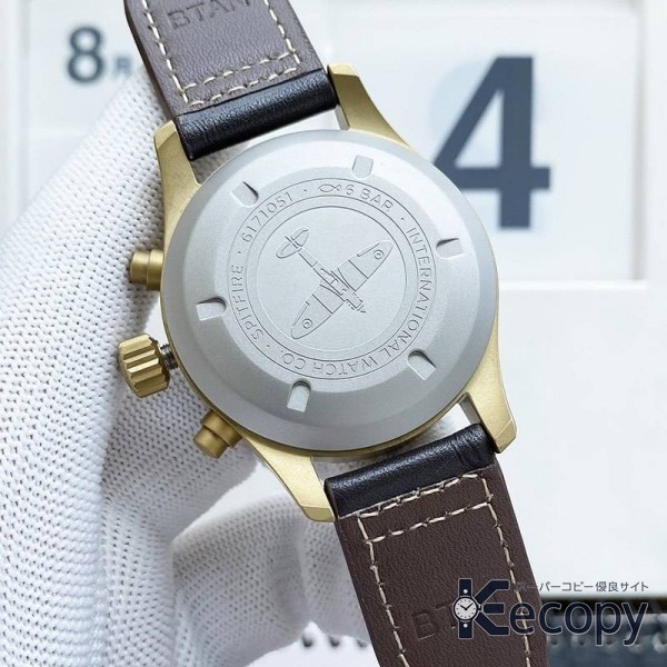 コーデの主役 IWC パイロットウォッチ 高級感ある仕上げ 偽物 人気 10 画像 8
