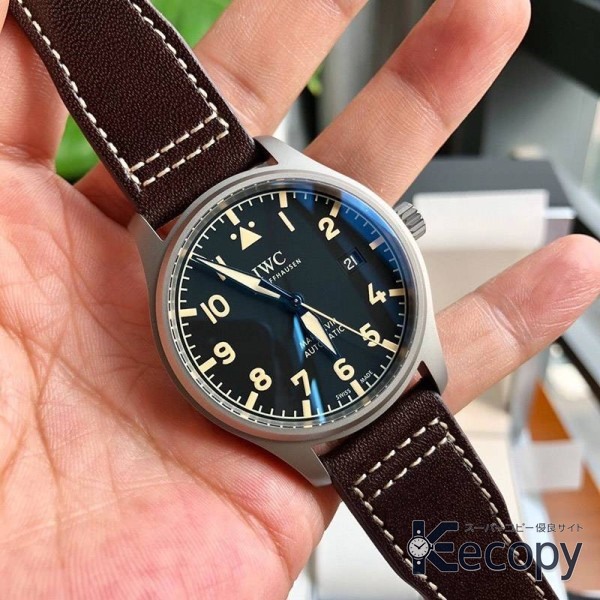 おすすめ IWC パイロットウォッチ 存在感のある文字盤 スーパーコピー 20 画像 4
