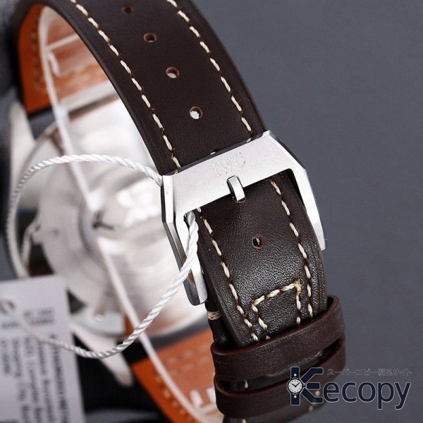 こだわり仕様 IWC パイロットウォッチ 腕元を華やかに演出 コピー N級品 28 画像 9