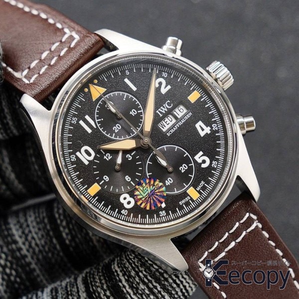 人気モデル IWC パイロットウォッチ 高級感ある仕上げ 格安コピー 32 画像 2