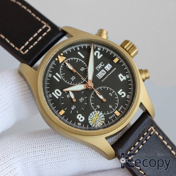 存在感のある IWC パイロットウォッチ 腕元を華やかに演出 スーパーコピー 14