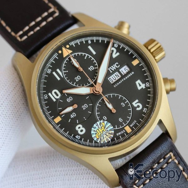 存在感のある IWC パイロットウォッチ 腕元を華やかに演出 スーパーコピー 14 画像 4