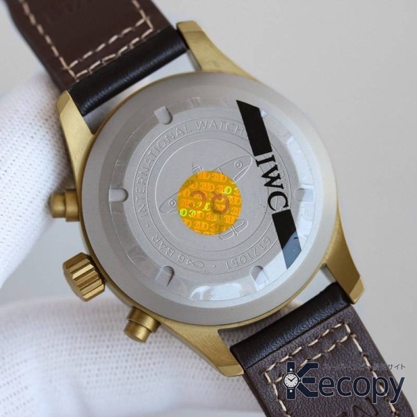 存在感のある IWC パイロットウォッチ 腕元を華やかに演出 スーパーコピー 14 画像 7